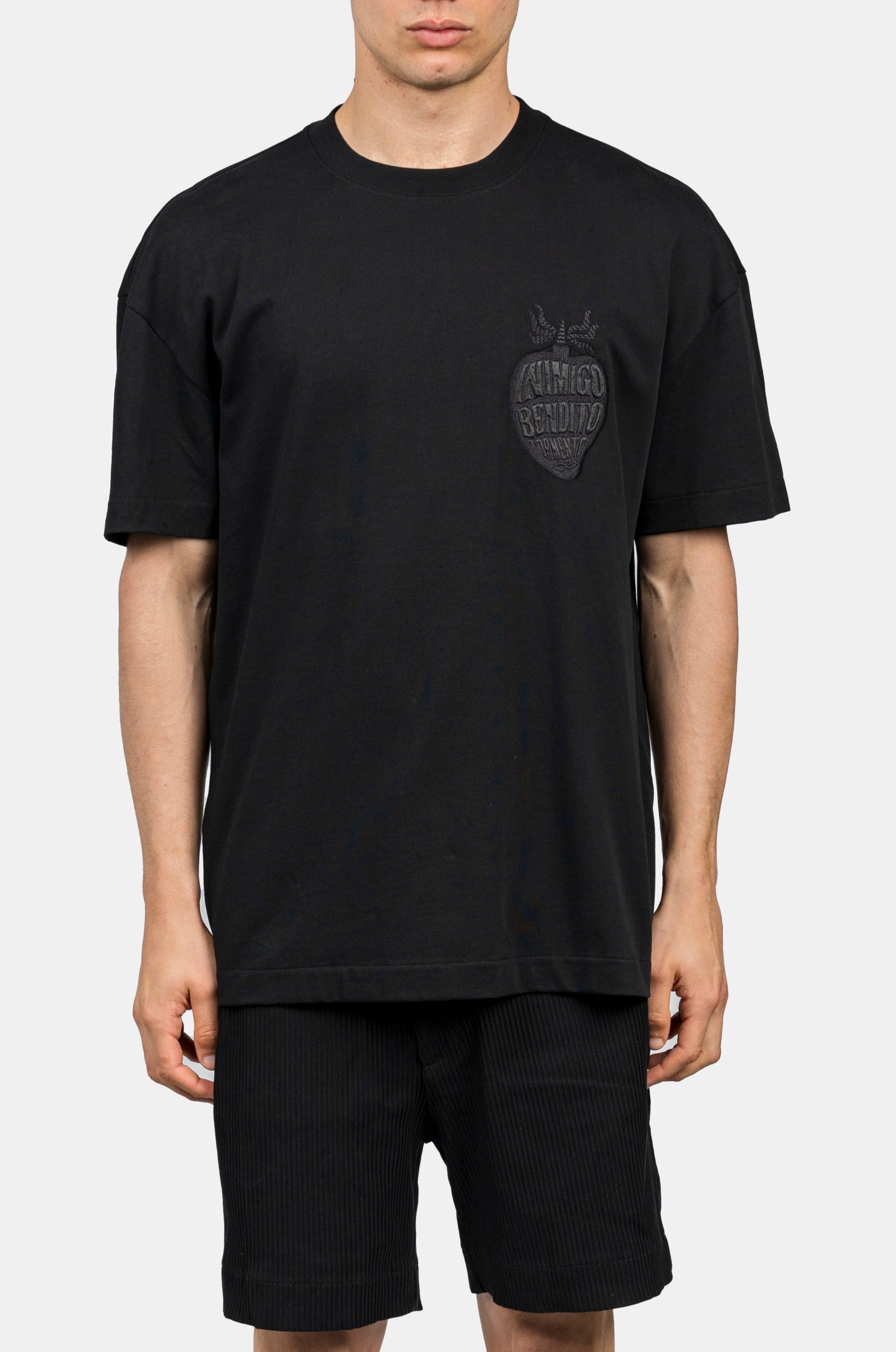 INIMIGO BENDITO OVERSIZED BLACK T-SHIRT MODEL